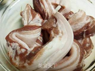 腊肉的做法步骤：1
