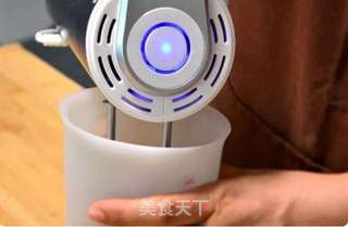 百香果白巧克力马卡龙的做法步骤:3