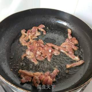 双椒里脊炒意面的做法步骤:5
