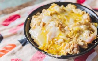 亲子饭(日名:親子丼)的做法步骤:12