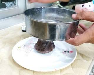 巧克力熔岩蛋糕的做法步骤:6