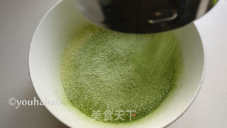 抹茶毛巾卷的做法步骤:3