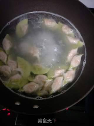 鲜虾肉馅百财饺子的做法步骤:7