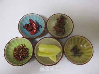 卤猪蹄的做法步骤:3