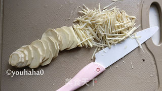 红薯丝饼的做法步骤:2