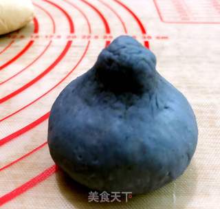 蓝精灵小面包的做法步骤:8