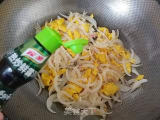 洋葱炒鸡蛋的做法步骤:9