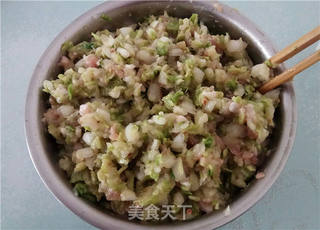 白菜猪肉水饺的做法步骤:5