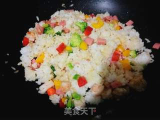 五彩时蔬炒饭的做法步骤：8