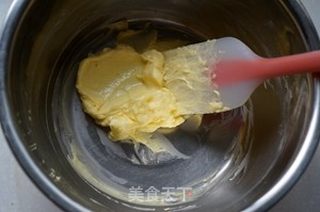 穿着毛衣的圣诞狗狗饼干的做法步骤:2