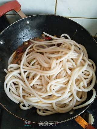 不正宗但好吃的新疆辣炒米粉的做法步骤:4