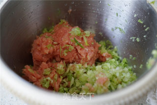 银鱼鲜肉汤饺的做法步骤:2
