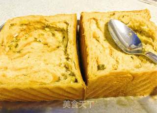 吐司托蛋的做法步骤：4
