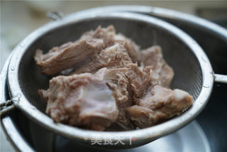 萝卜红枣猪骨汤的做法步骤:3