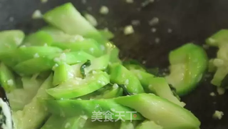 潮音潮人:潮汕素炒丝瓜的做法步骤:6