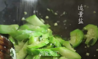 潮音潮人:潮汕素炒丝瓜的做法步骤:7