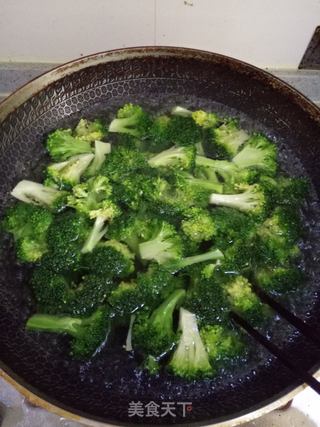 西兰花圣诞花环的做法步骤:2
