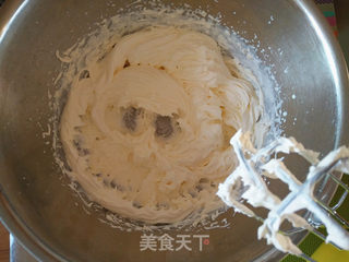 红丝绒戚风奶油蛋糕的做法步骤:19