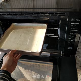 圣诞老人草莓蛋糕卷的做法步骤:18