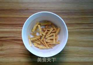 党参桂圆猪心汤的做法步骤:3