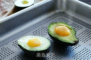 双旦吃颗特别的牛油果烤鸡蛋的做法步骤:4