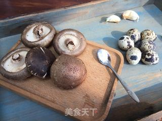 鹌鹑蛋烤香菇的做法步骤：1