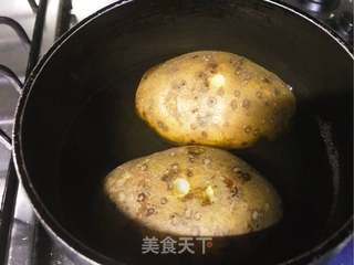 土豆邂逅隔夜饭的做法步骤:2