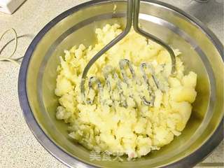 土豆邂逅隔夜饭的做法步骤:5