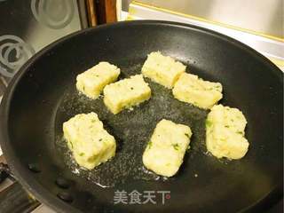 土豆邂逅隔夜饭的做法步骤:17