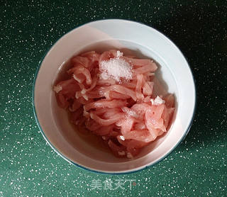 莴笋炒肉丝的做法步骤:4