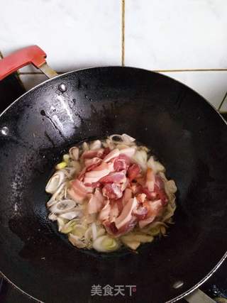 辣白菜五花肉炒辛拉面的做法步骤:3