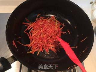农家蒜苗胡萝卜炒鸡蛋的做法步骤:7