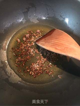 超好吃的麻辣牛肉香菇酱的做法步骤:2
