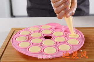 小蛋糕巧克力棒棒糖的做法步骤:6