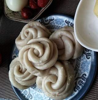 玫瑰花馒头的做法步骤:13