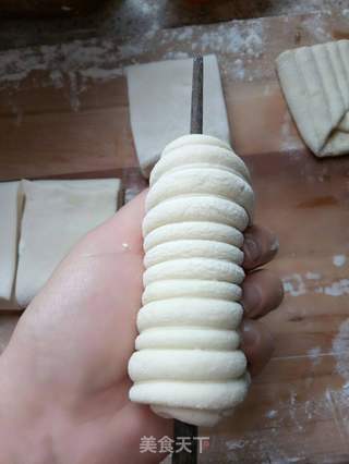 海螺花卷的做法步骤:3