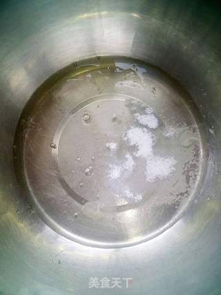低糖的黑芝麻咸蛋糕的做法步骤:4