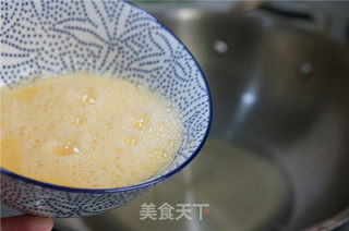 金枪鱼虾仁炒饭的做法步骤:2