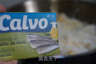 金枪鱼虾仁炒饭的做法步骤:4