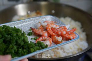 金枪鱼虾仁炒饭的做法步骤:6
