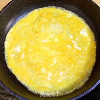 金枪鱼紫菜包饭的做法步骤:4