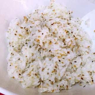 金枪鱼紫菜包饭的做法步骤:9