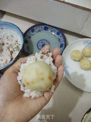 三文鱼肠饭团的做法步骤：13