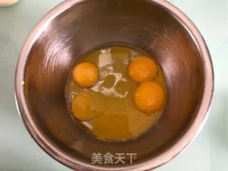 草莓抹茶蛋糕的做法步骤：1