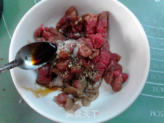 焗黑椒牛肉土司盒子的做法步骤:4