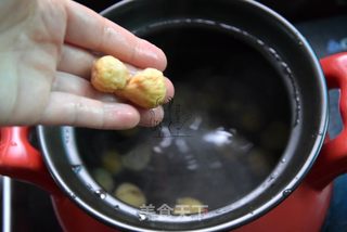 雪梨栗子糖水的做法步骤:5