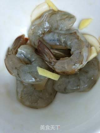 香酥肉卷虾的做法步骤:3