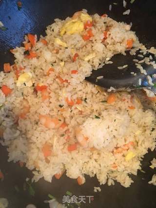 虾仁炒饭的做法步骤:4