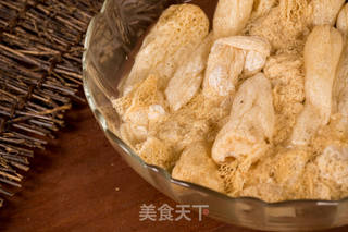 竹笙鲍鱼炖花胶的做法步骤:3