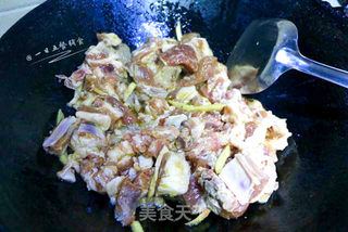 羊骨焖饭的做法步骤:4